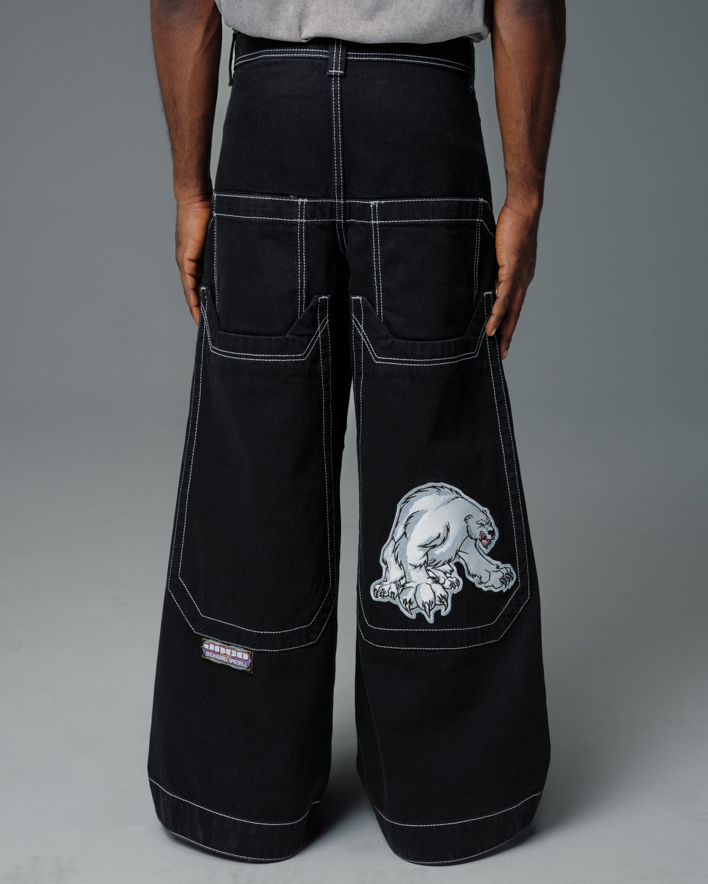 Polar Bear. 28". Jet Black.