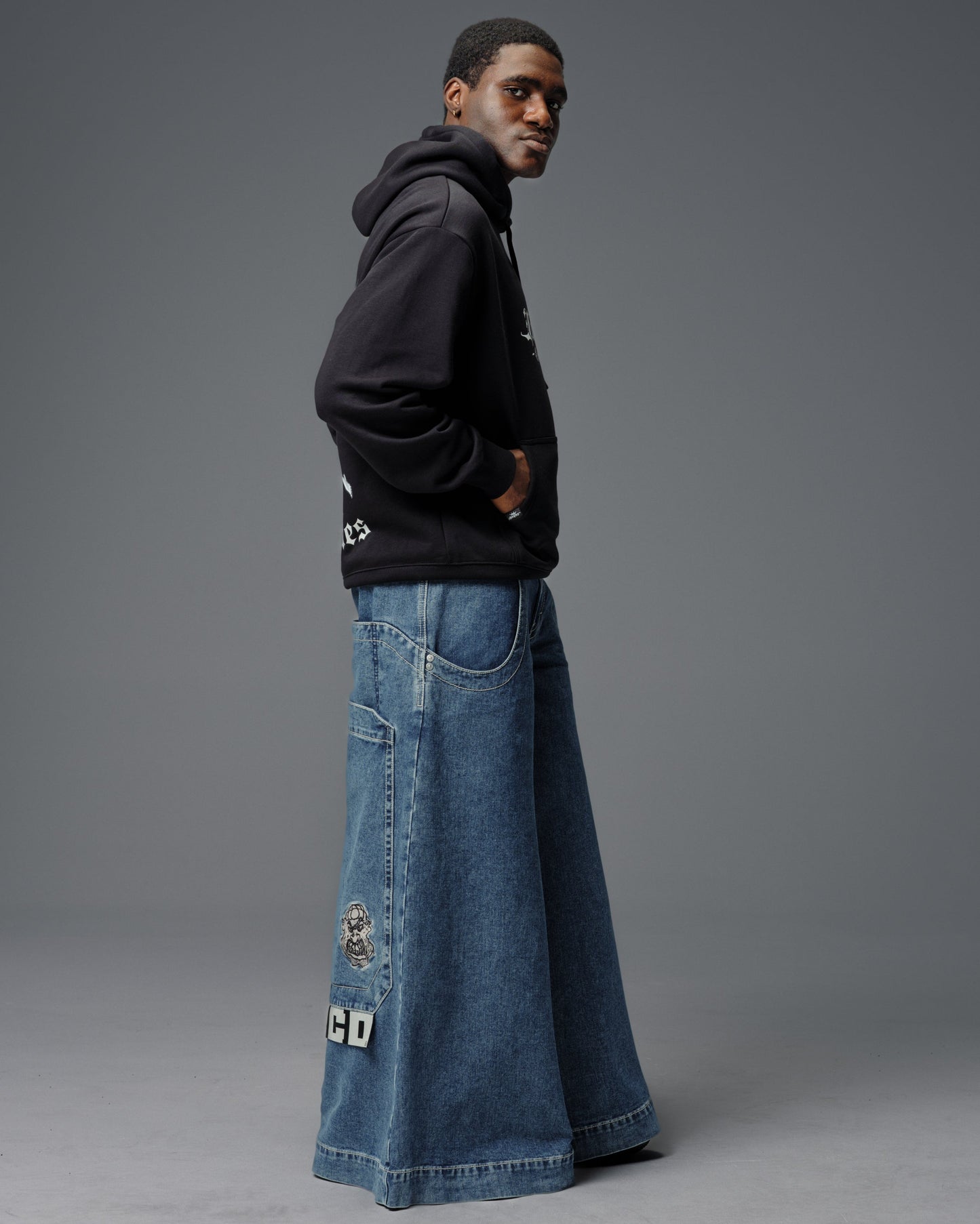 Thug. 50". Dark Stone.