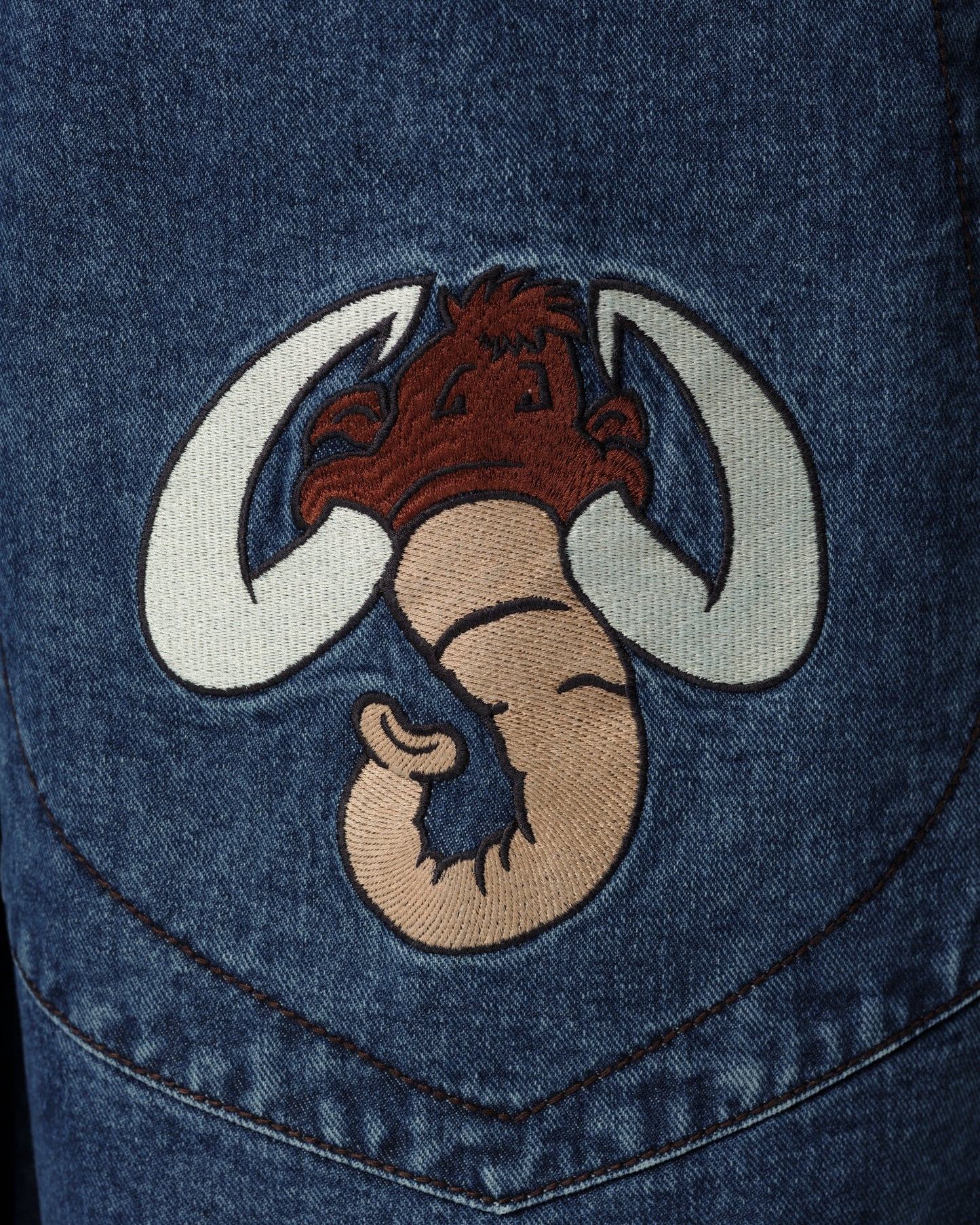 Mammoth. 40". Dark Stone.