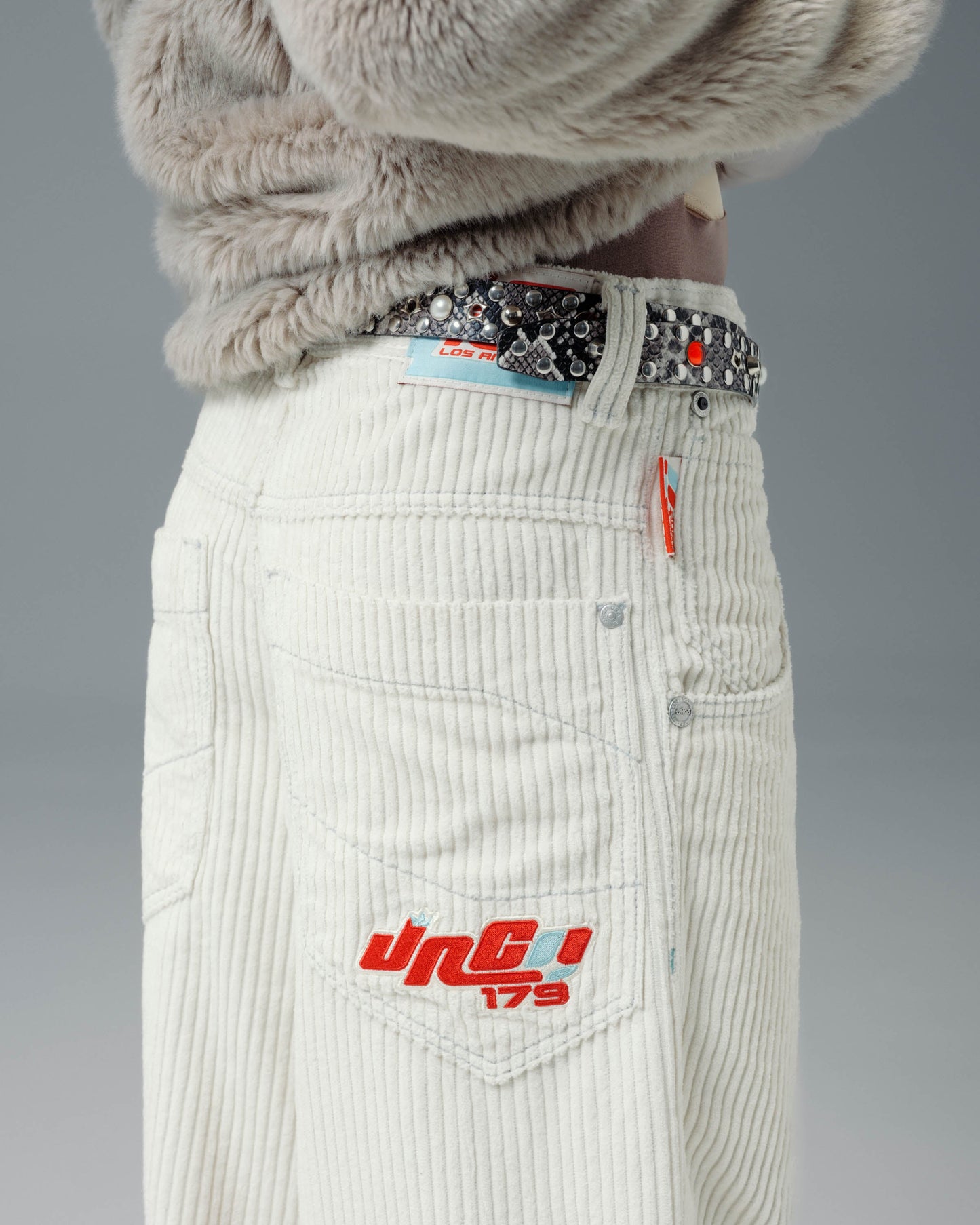 W1179 Easy Wide Pipes. 23". 4 Wale Corduroy. Tofu.