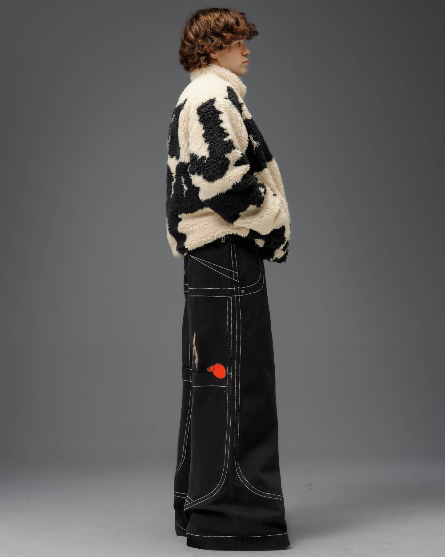 Kangaroo. 34". Jet Black.