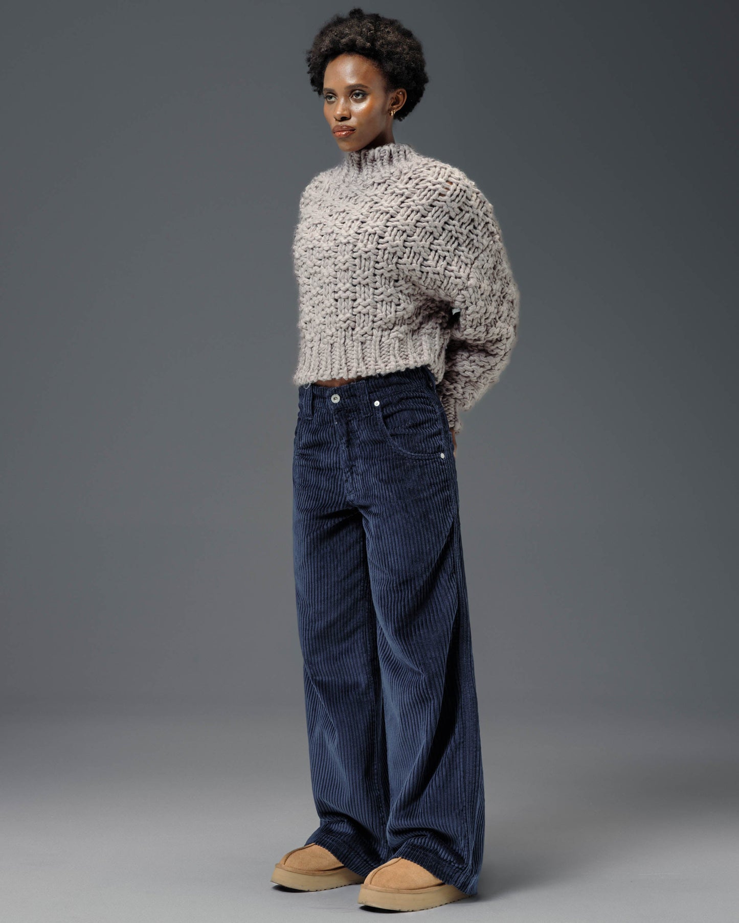 W179 Pipes. 23". 4 Wale Corduroy. Navy.