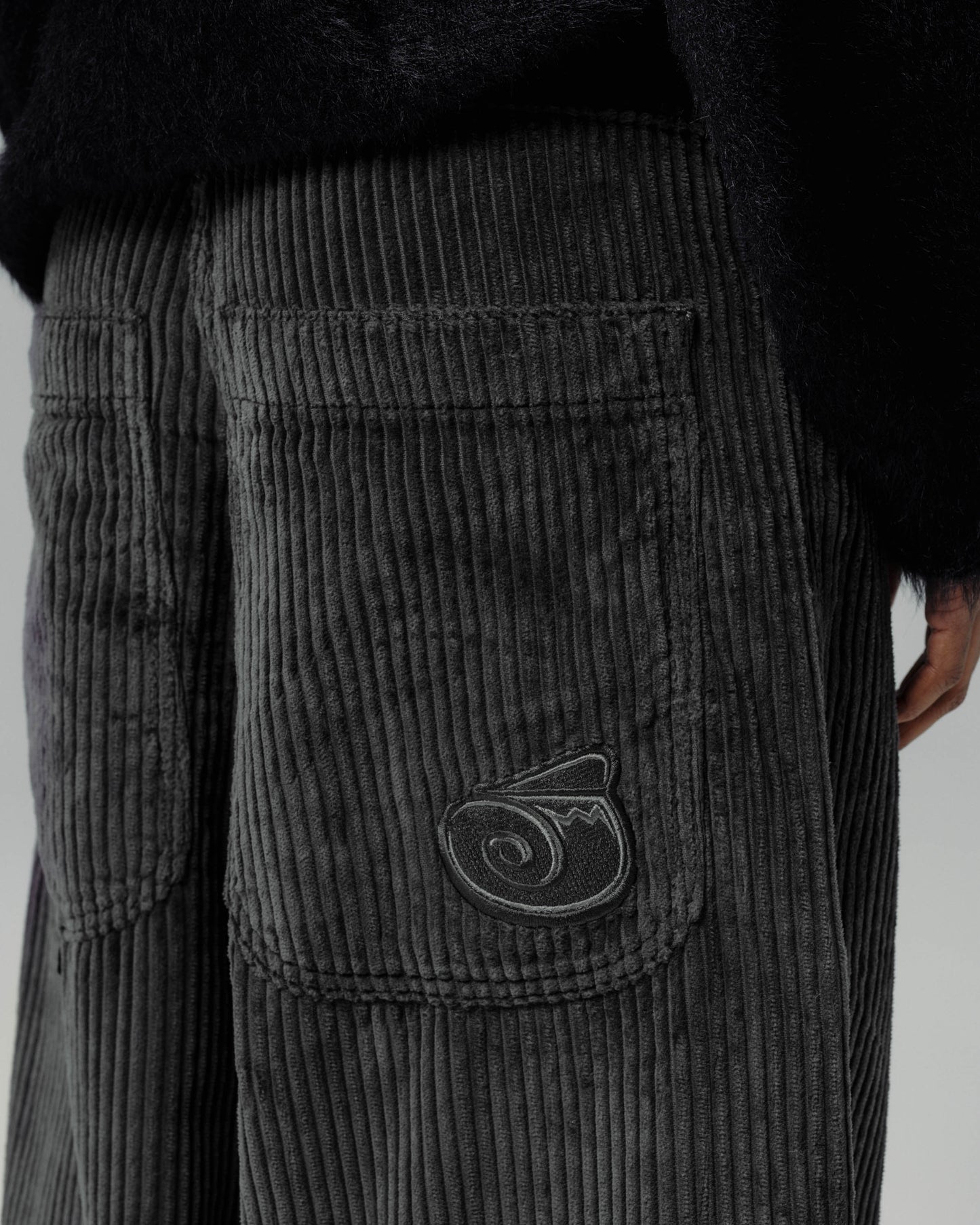 W101 Twin Cannon. 26". 4 Wale Corduroy. Magnet.